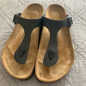 Birkenstock Gizeh Sandals. Size 40/9